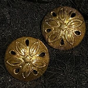 Vintage (Avon?) Gold Sand Dollar Button Post Pierced Earrings
